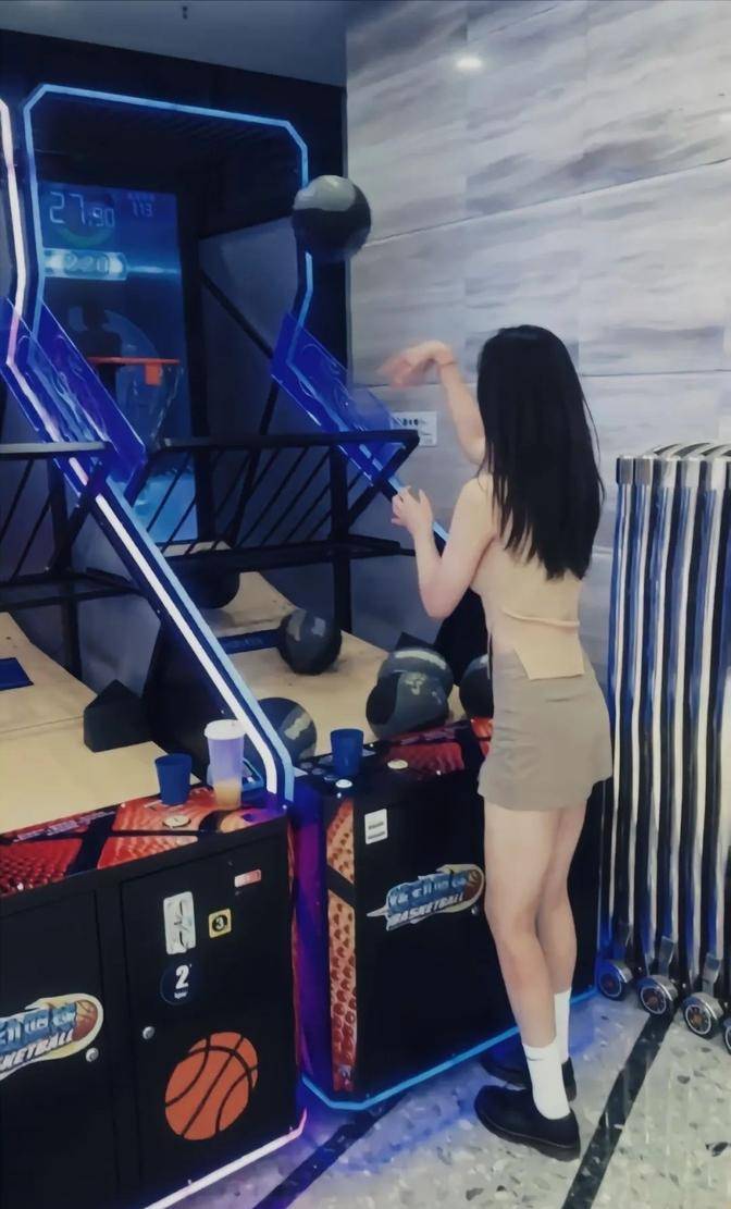 包含葡萄牙女篮新星崭露头角，被誉为未来篮坛希望！的词条