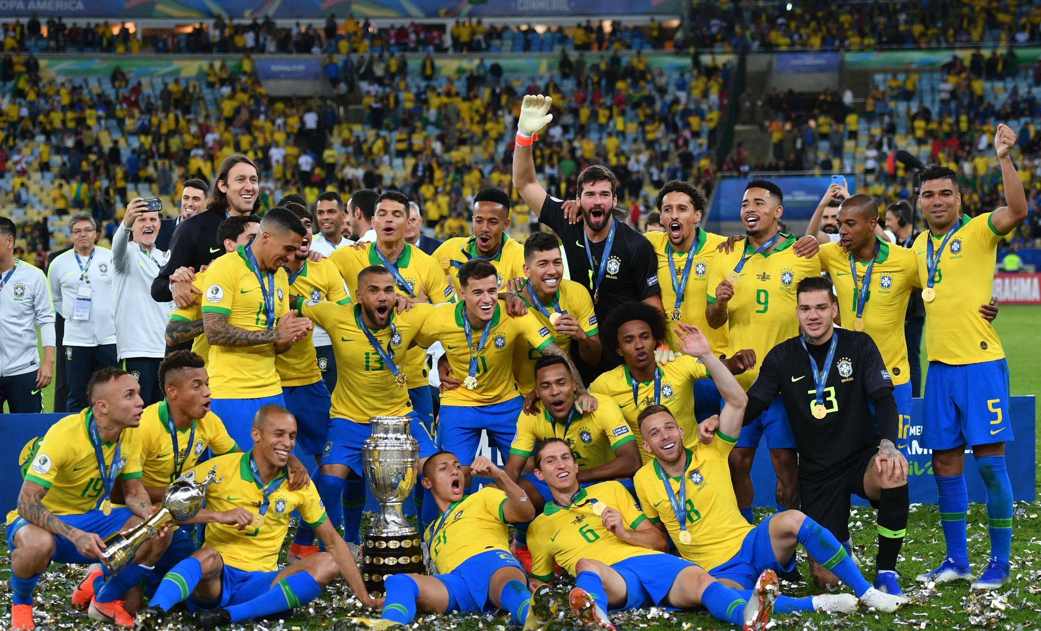 巴西排球队雄踞榜首夺得冠军