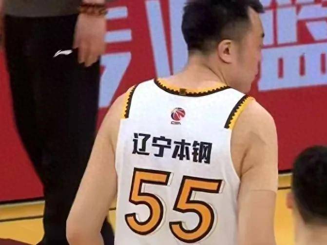 北京首钢陷入困境，教练组谋划应对策略的简单介绍