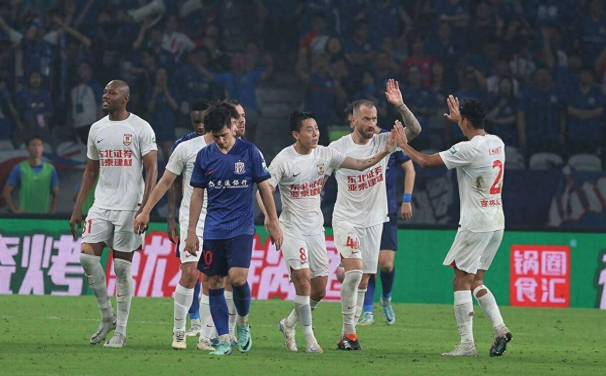 上港客场战胜对手，继续保持不败