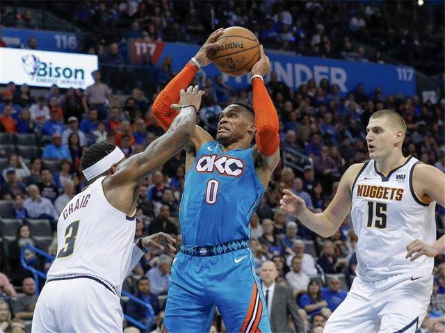 赛季末段战局激烈，球队积分争夺白热化的简单介绍