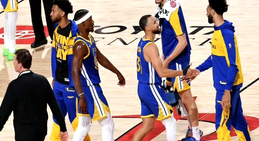 关于勇士中锋连续两场得分破,率队取胜的信息 关于勇士中锋连续两场得分破,率队取胜的信息