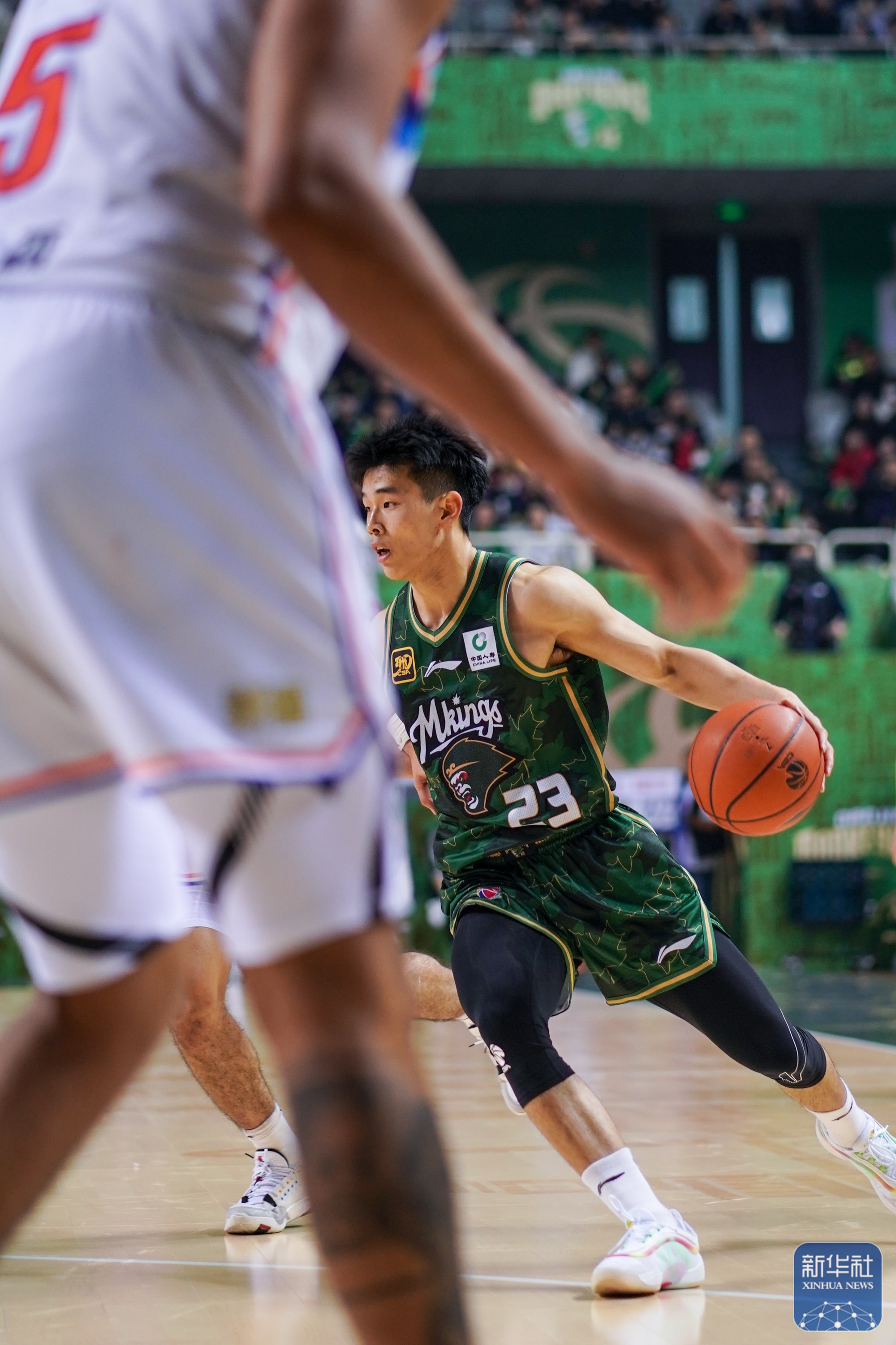 江苏男篮奋力拼搏惜败江苏男篮