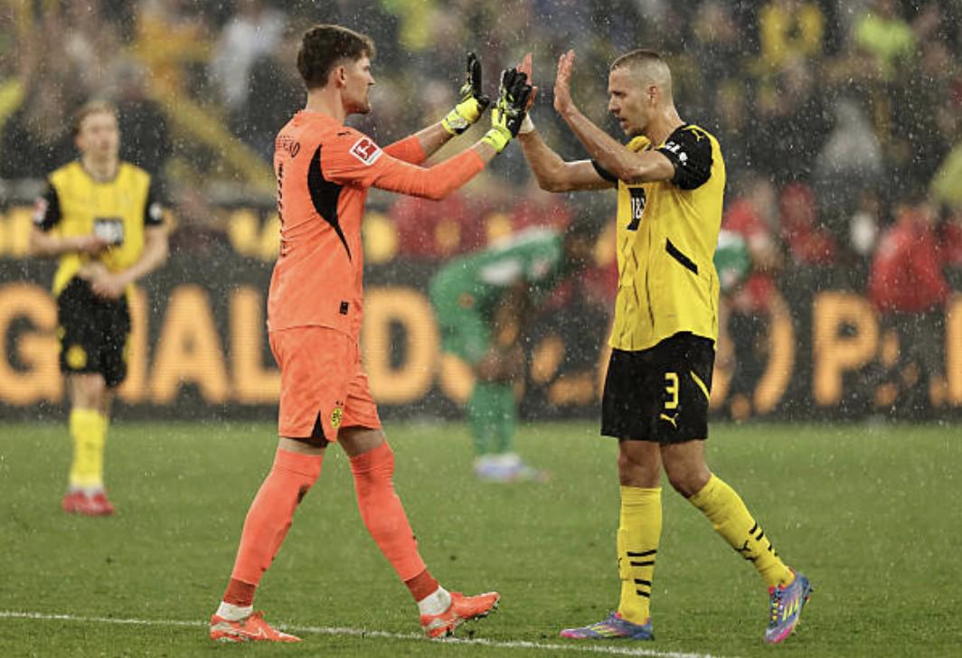 关于门兴格拉德巴赫在比赛中挽救胜利，士气振奋的信息