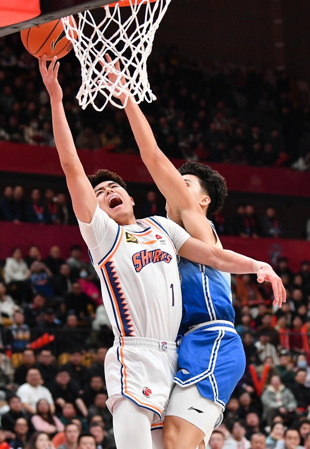 上海队战胜劲敌，成功晋级季后赛