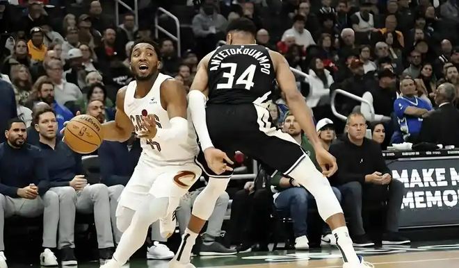 雄鹿再胜篮网,字母哥砍下二十分霸气十足的简单介绍 雄鹿再胜篮网,字母哥砍下二十分霸气十足的简单介绍