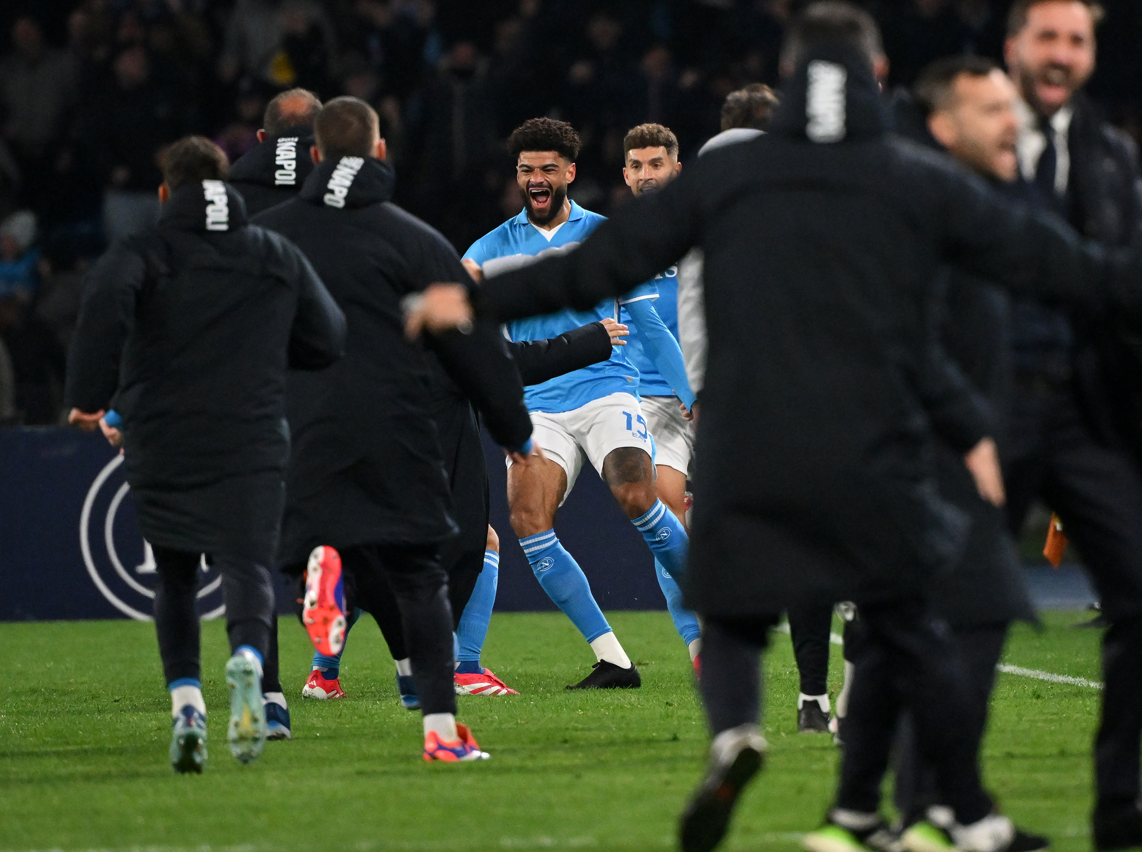 关于尤文图斯客场力挺,AC米兰主场战平那不勒斯的信息 关于尤文图斯客场力挺,AC米兰主场战平那不勒斯的信息