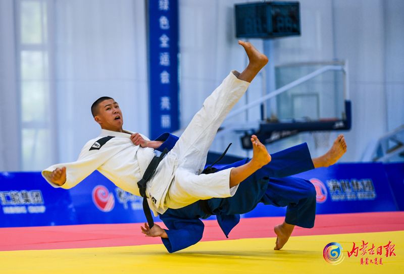 运动健儿们拼尽全力,为荣誉而战斗到底 运动健儿们拼尽全力,为荣誉而战斗到底