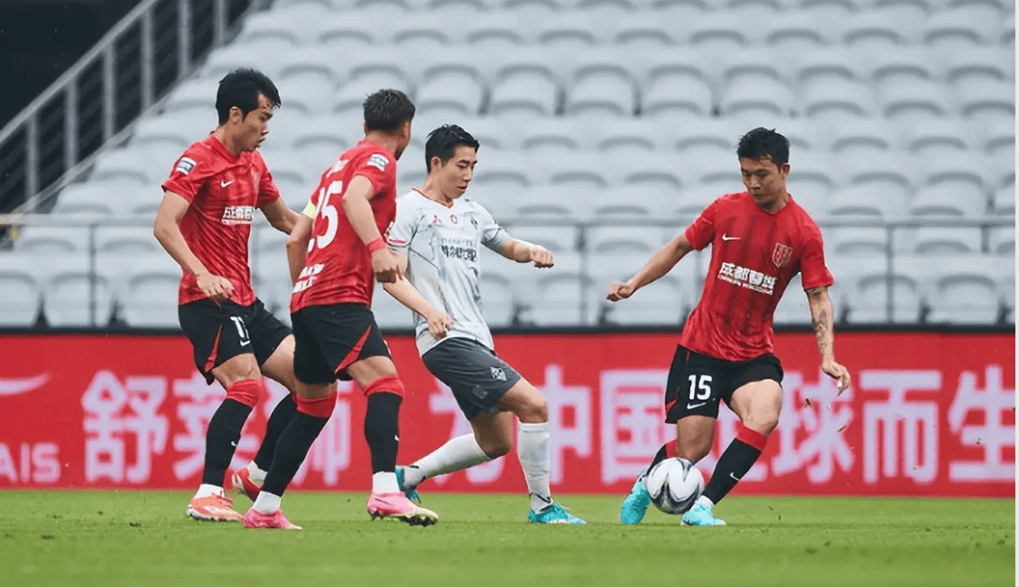 中超球队惊险获胜,晋级下一轮 中超球队惊险获胜,晋级下一轮