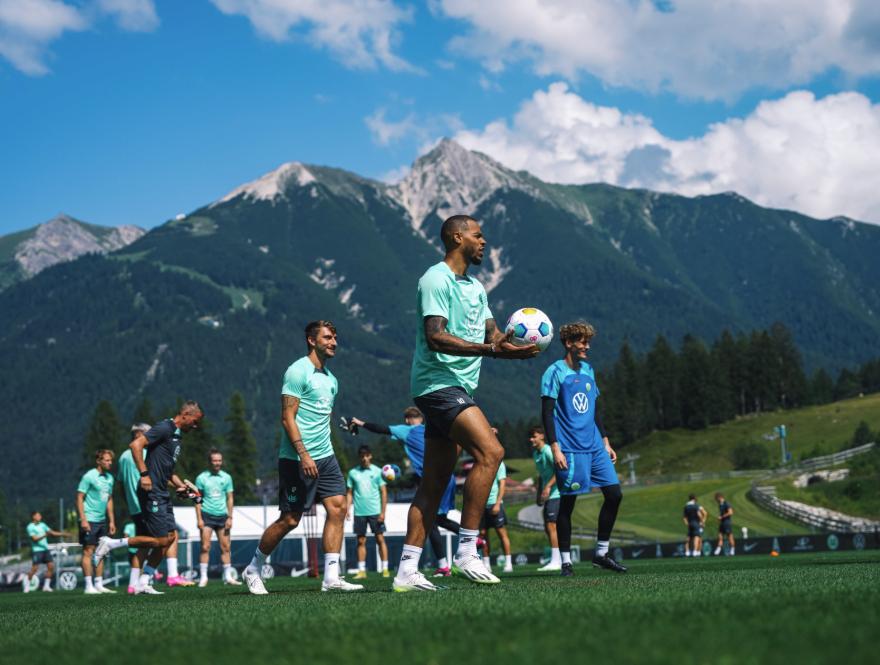 柏林联合队战胜对手，收获三分