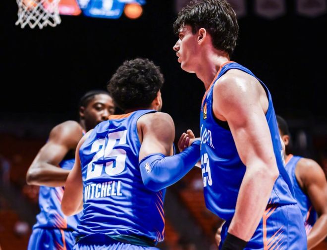 爵士击败灰熊，米切尔砍下25分领军