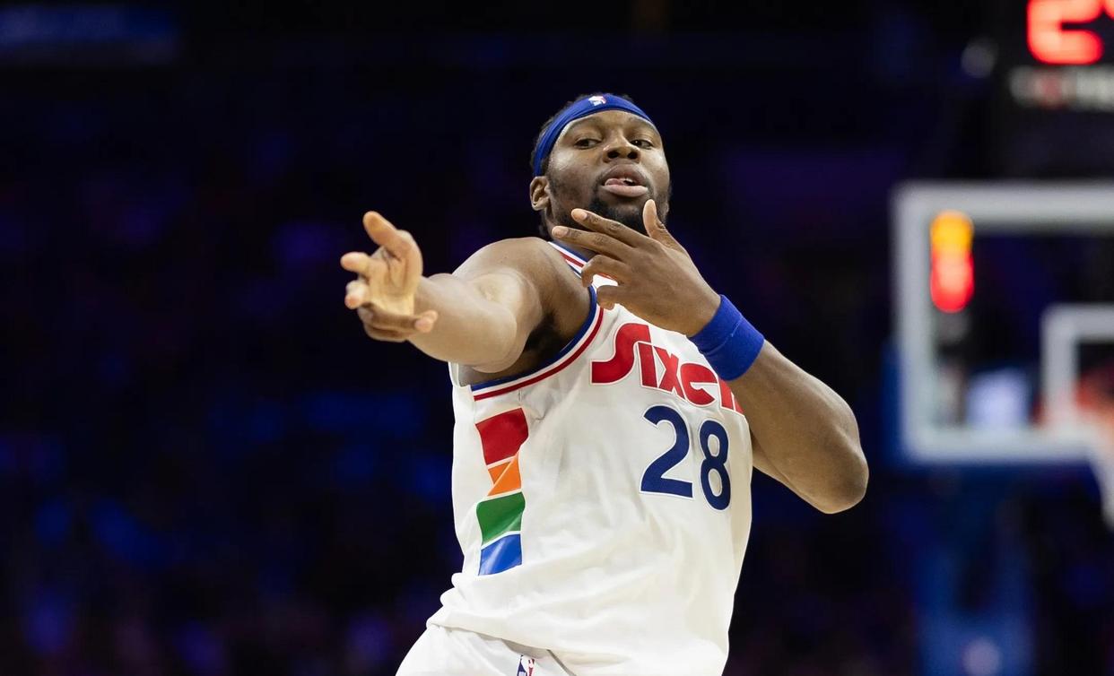 西班牙男篮险胜76人,米切尔送出助攻 西班牙男篮险胜76人,米切尔送出助攻