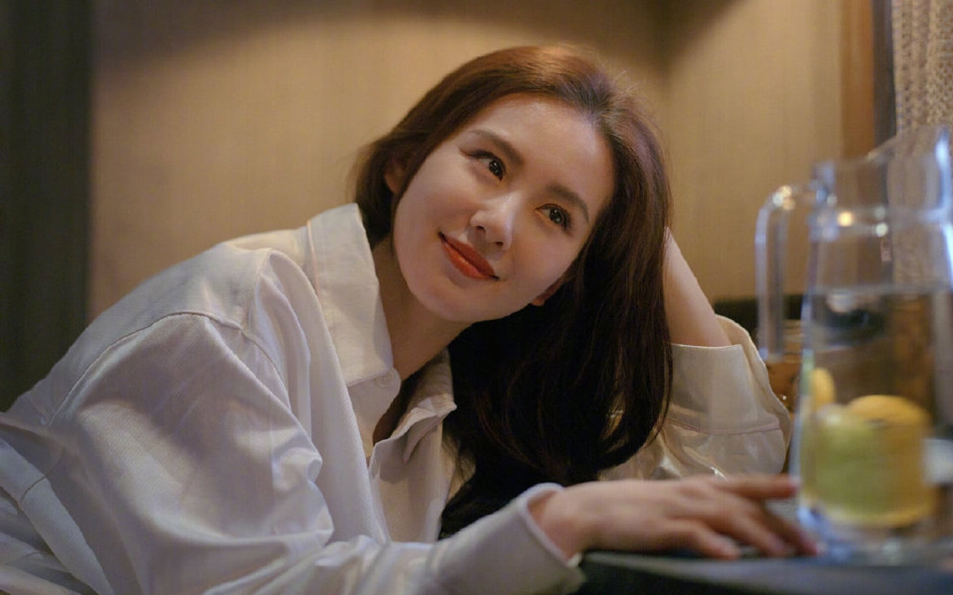 F1新赛季揭幕战之夜，拉文惊艳四座，赛道新星璀璨绽放