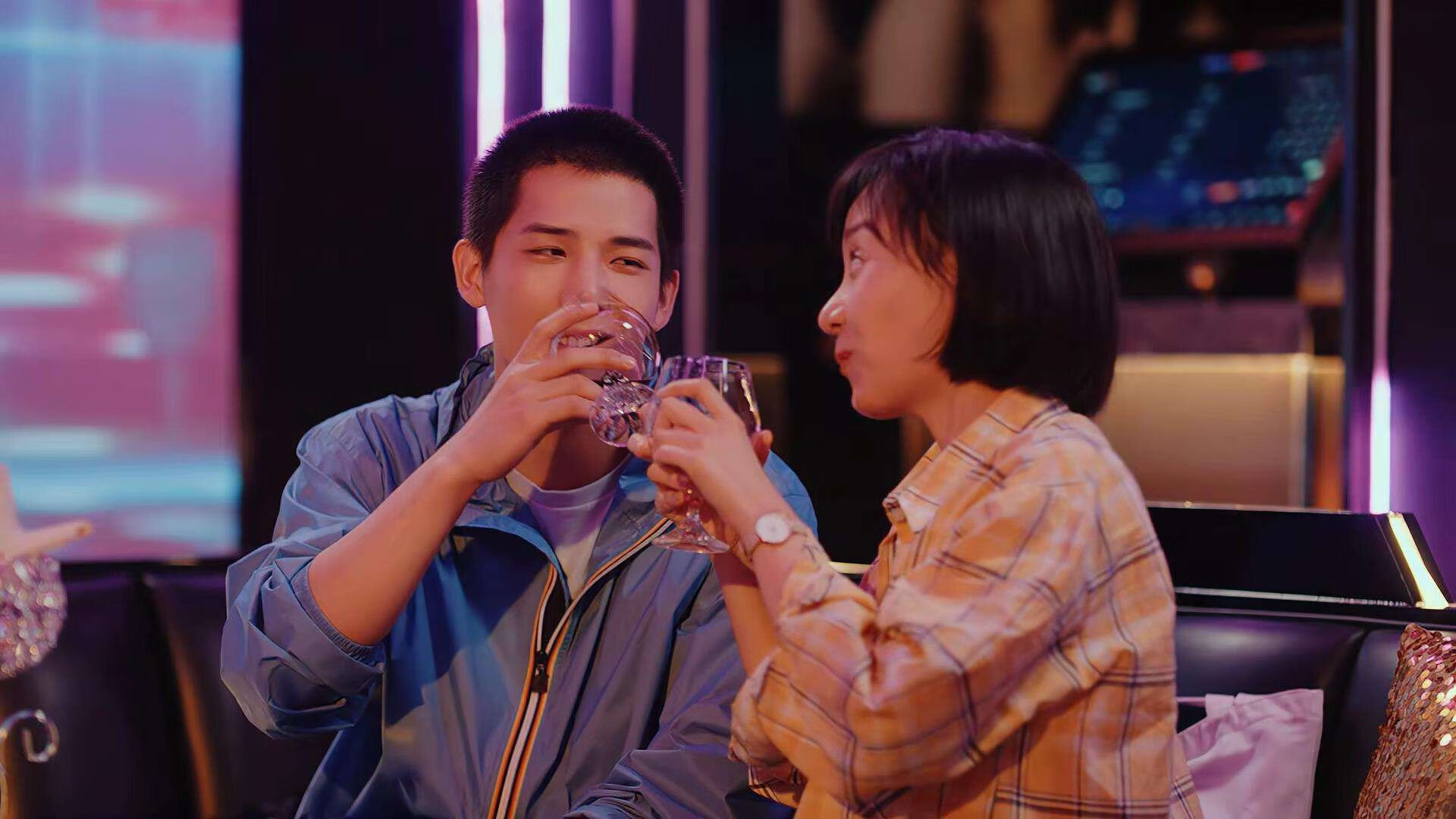 湖人巅峰对决凯尔特人胜出,哈登持续杀伤定乾坤