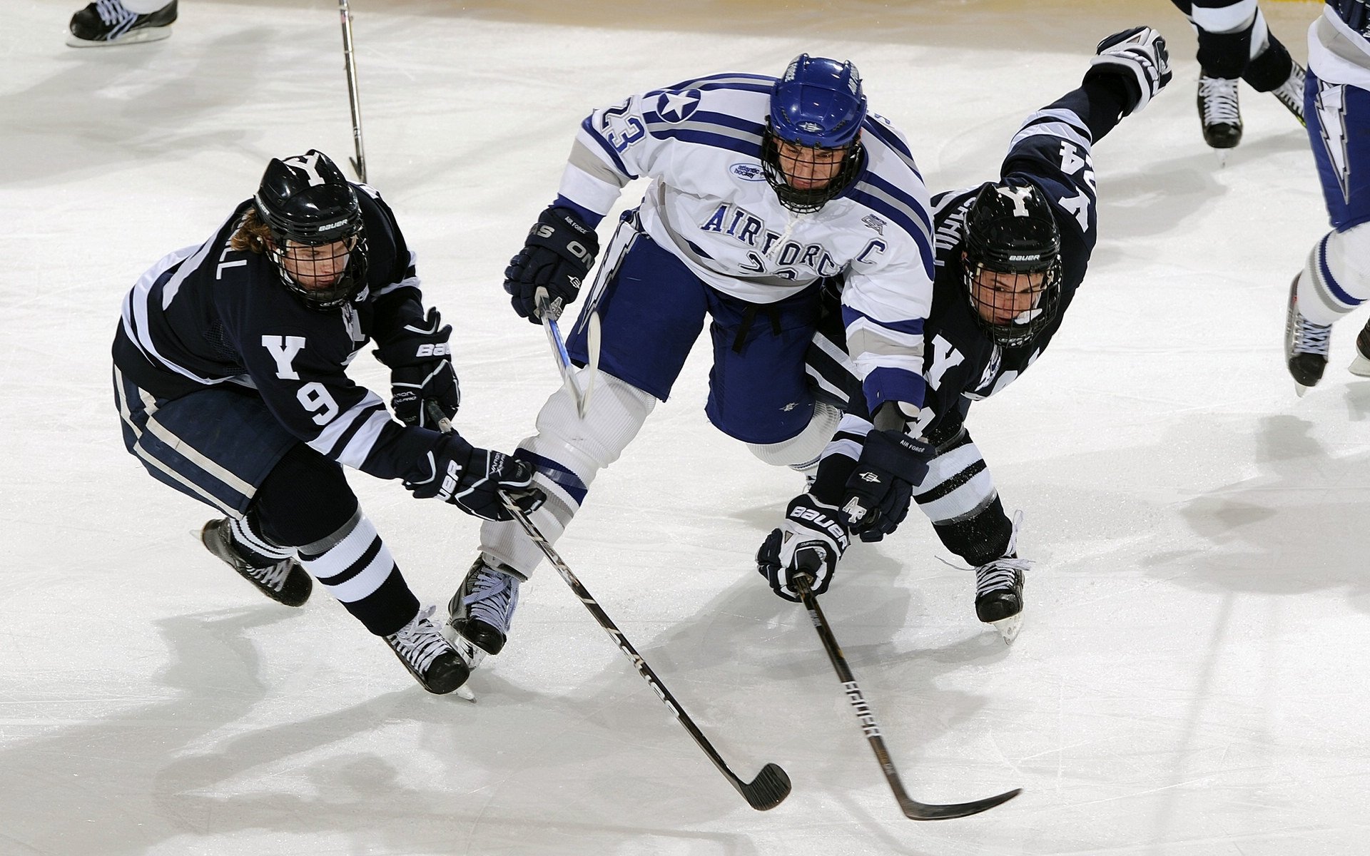 跨界风暴，智利足球终结爱尔兰，卢卡库F1争冠赛意外接管